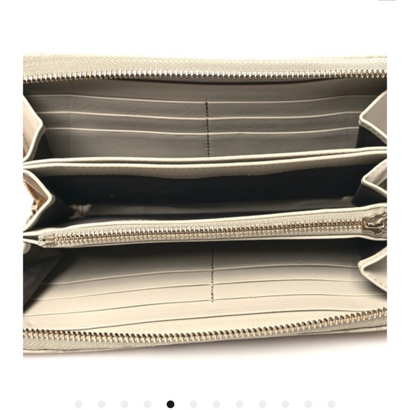 {Guccissima Signature Microguccissima
Bree Zip Around Wallet Off White} - Picture 4 of 13